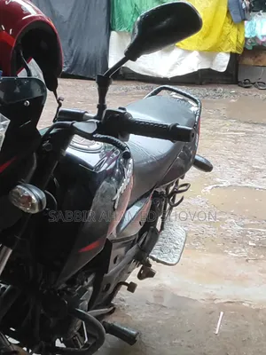 বাজাজ পালসার ১৫০ ২০১৮ কালো