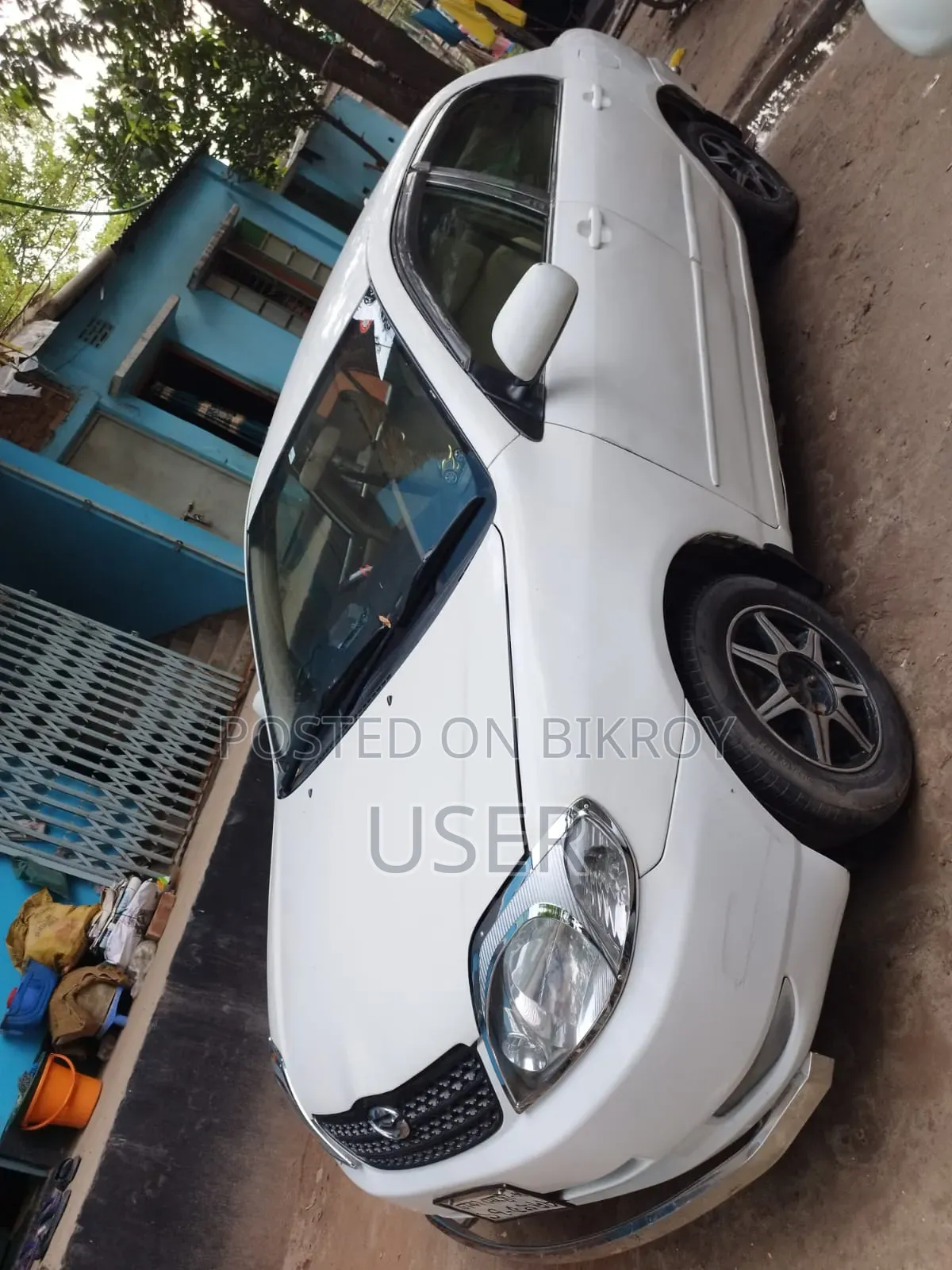 Toyota Corolla 2000 White
