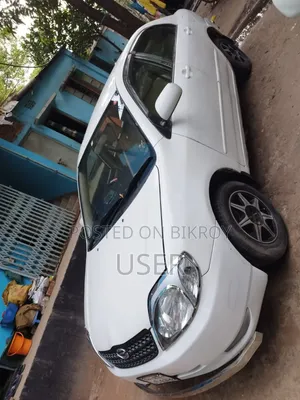 Toyota Corolla 2000 White