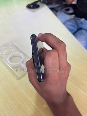 রিয়েলমি ১১ প্রো ১২৮ জিবি ব্ল্যাক