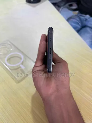 রিয়েলমি ১১ প্রো ১২৮ জিবি ব্ল্যাক