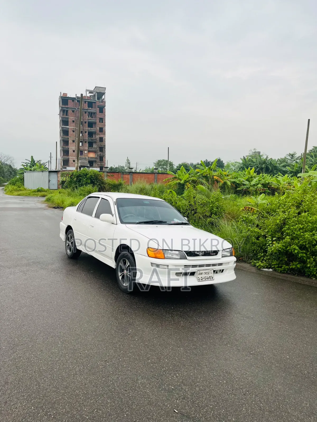 টয়োটা করোল্লা ১৯৯৭ সাদা