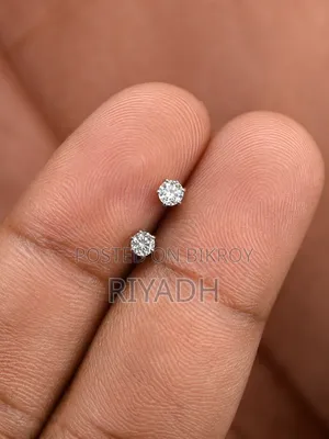 নাকের নোজ পিন