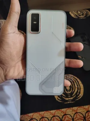 ইনফিনিক্স জিটি ৩০ ৫জি ২৫৬ জিবি সাদা