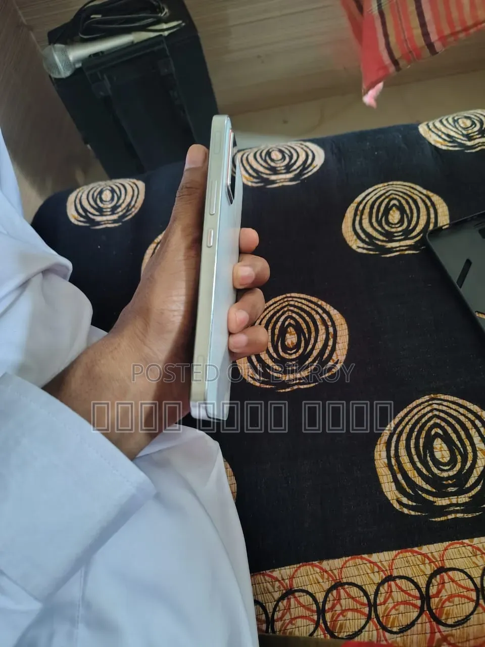 ইনফিনিক্স জিটি ৩০ ৫জি ২৫৬ জিবি সাদা