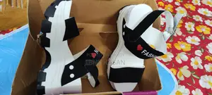 আমদানি করা আকর্ষণীয় একদম নতুন চাইনিজ নারীদের হিল স্যান্ডেল