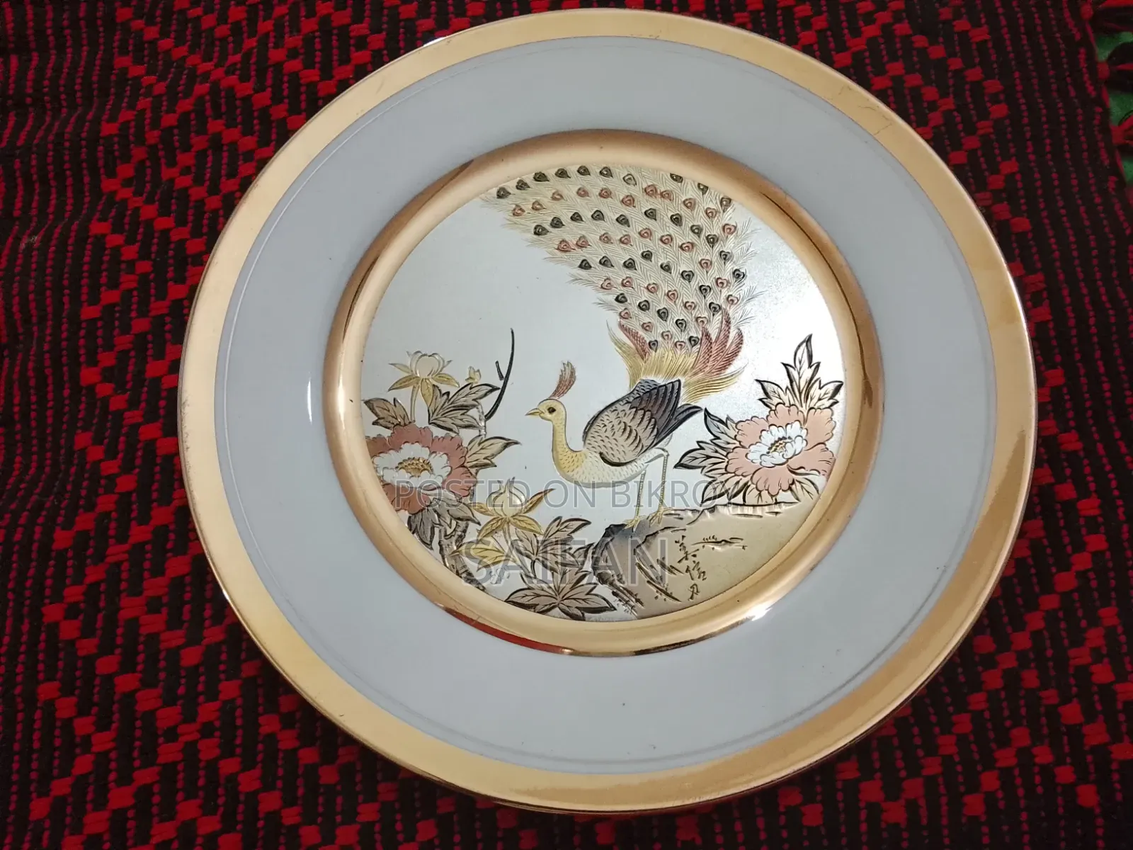 UK's Golden Work Ceramic Plate Showpiece