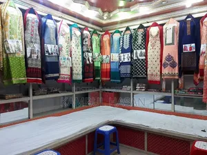 আকর্ষণীয় মূল্যে দোকান বিক্রি হবে
