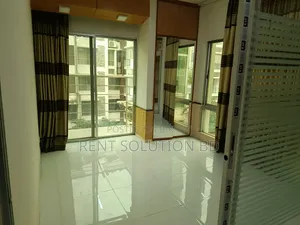 গুলশানে ৯০০ বর্গফুটের সেমি ফার্নিশড কমার্শিয়াল অফিস ভাড়া