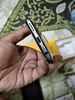 রিয়েলমি ৮ ৫জি ১২৮ জিবি কালো