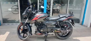 বাজাজ পালসার ১৫০ ২০২২ ব্ল্যাক