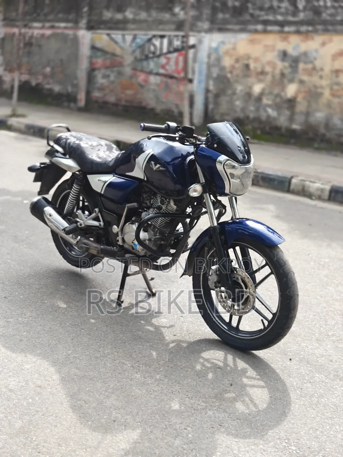 বাজাজ ভি১৫ ২০১৮ ব্লু