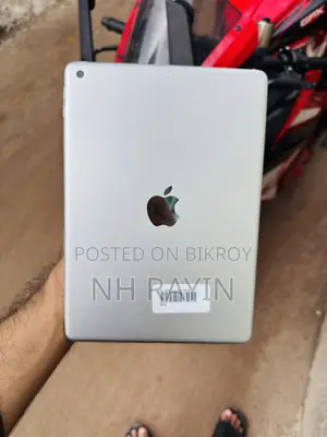 Apple iPad Wi-Fi 32 GB Silver