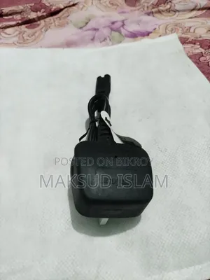 ব্লাক ওয়াল অ্যাডাপ্টার
