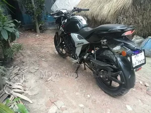 TVS Apache RTR 160 4V 2022 Black