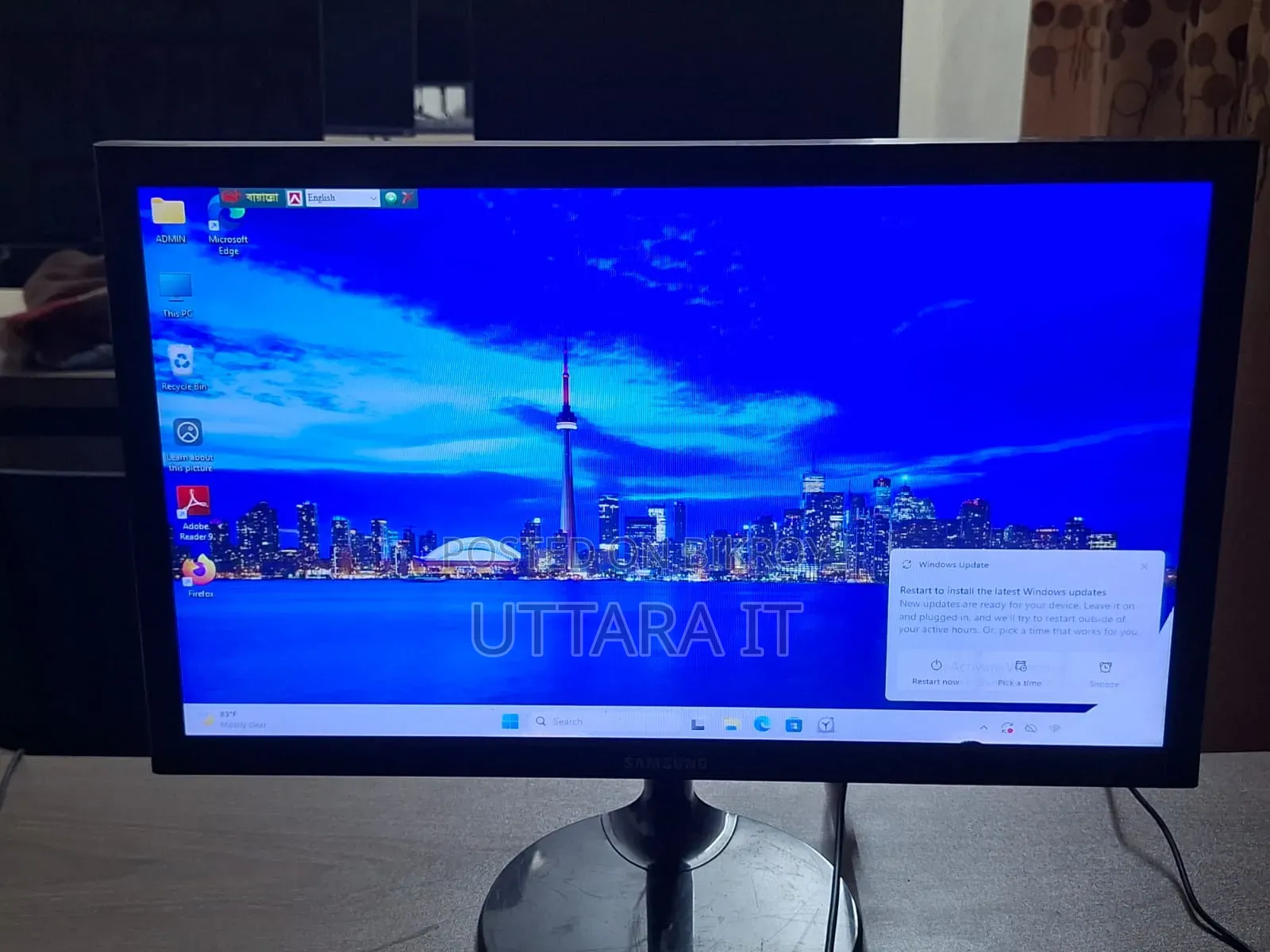 5 Running 19-Inch Monitors for Sale
