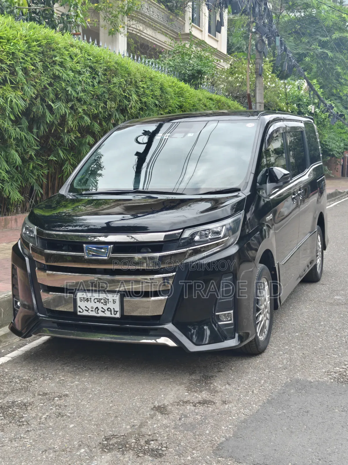 Toyota HiAce 2019 Black