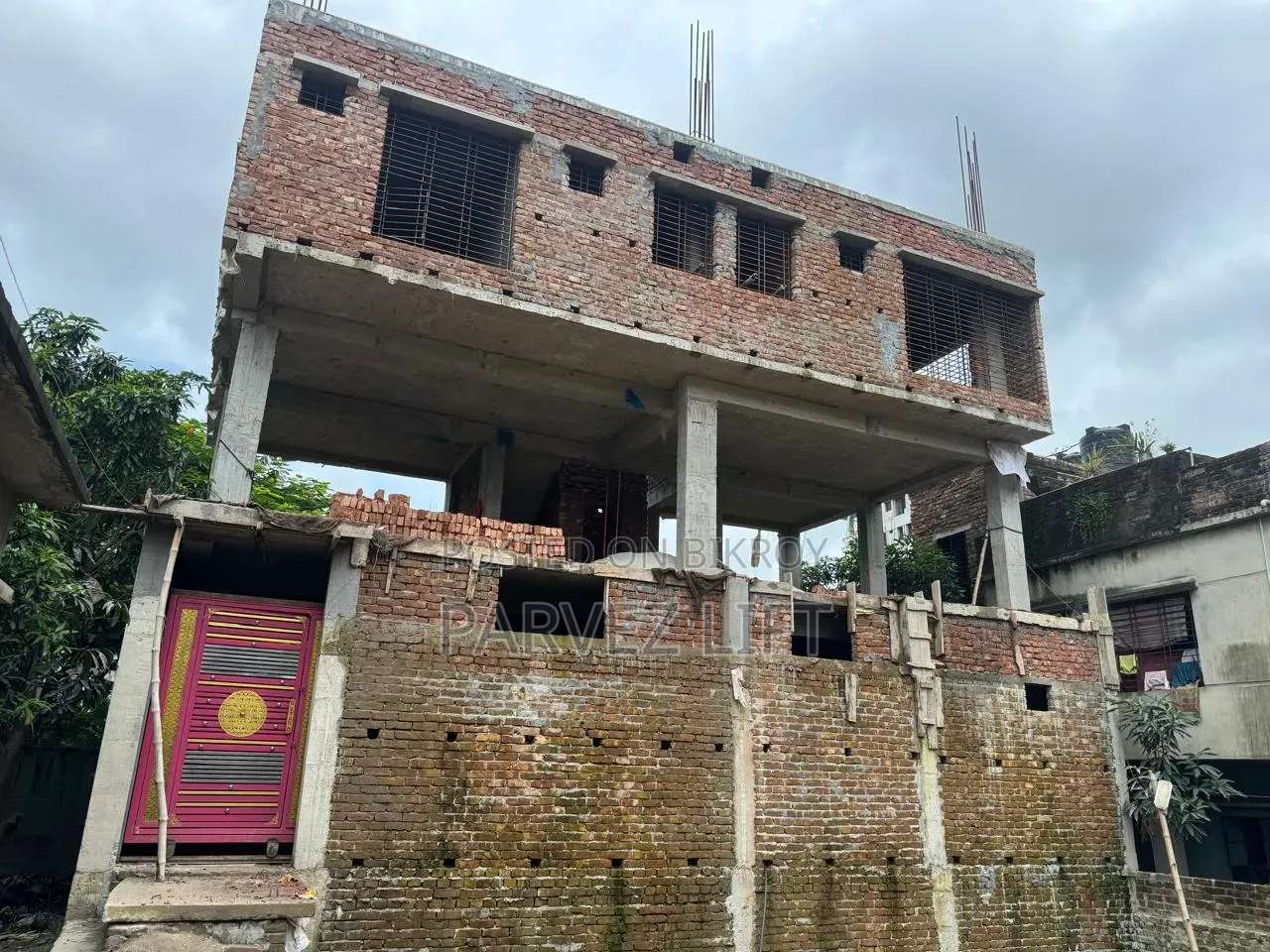 যাত্রাবাড়ীর আনোয়ারা মঞ্জিলে ৩ বেডরুমের অ্যাপার্টমেন্ট বিক্রয়ের জন্য