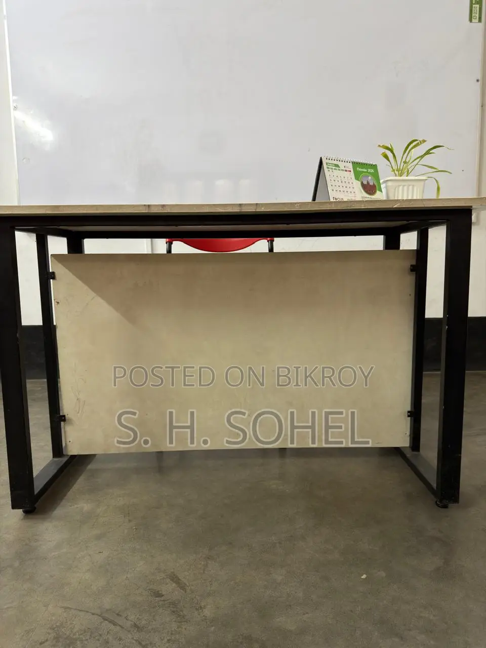 6 Office Tables for Sale – Good Condition