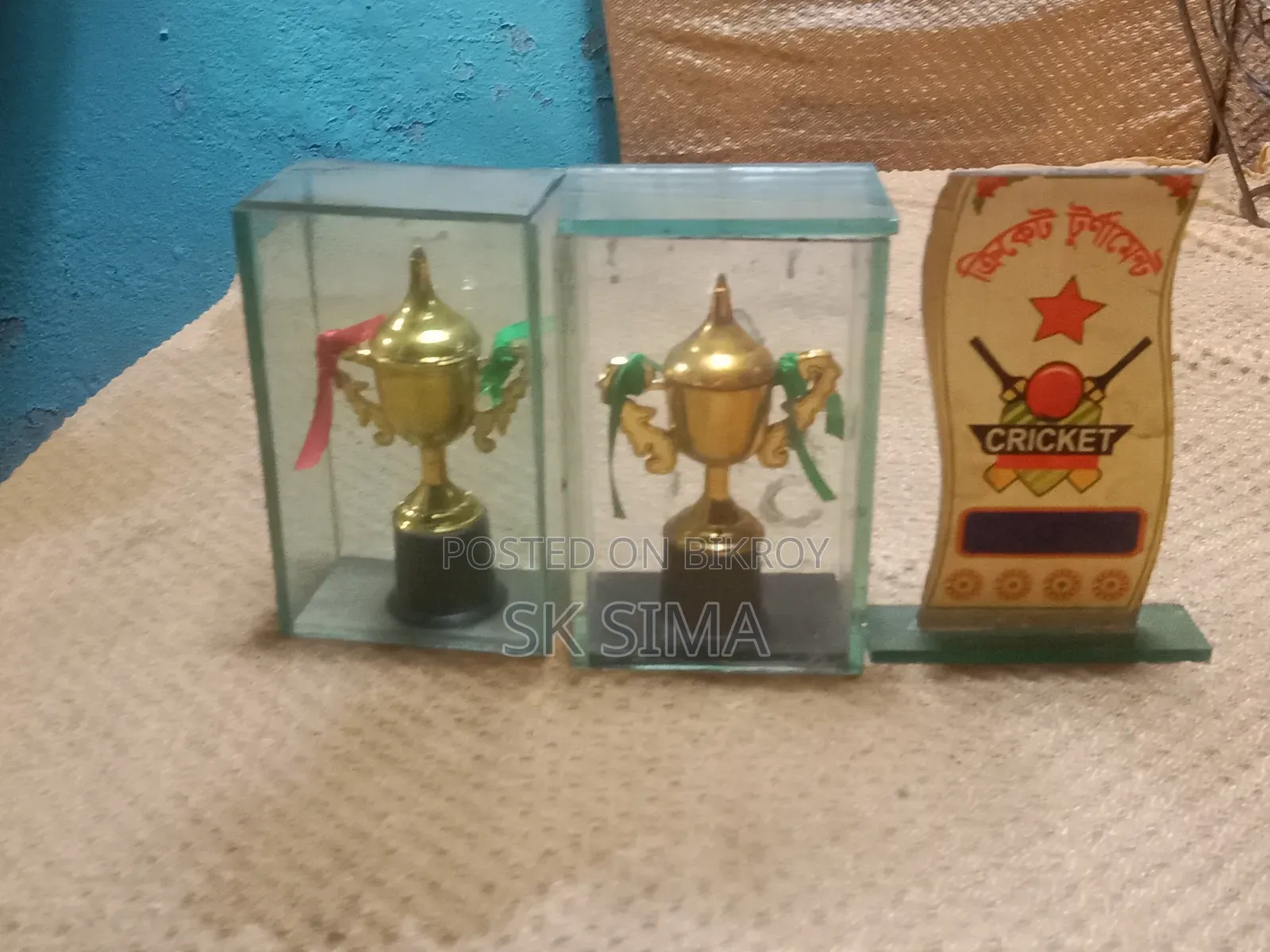 These are brand new trophies, please contact me if you want to take them
