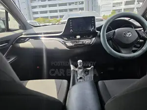 Toyota C-HR 2021 Pearl