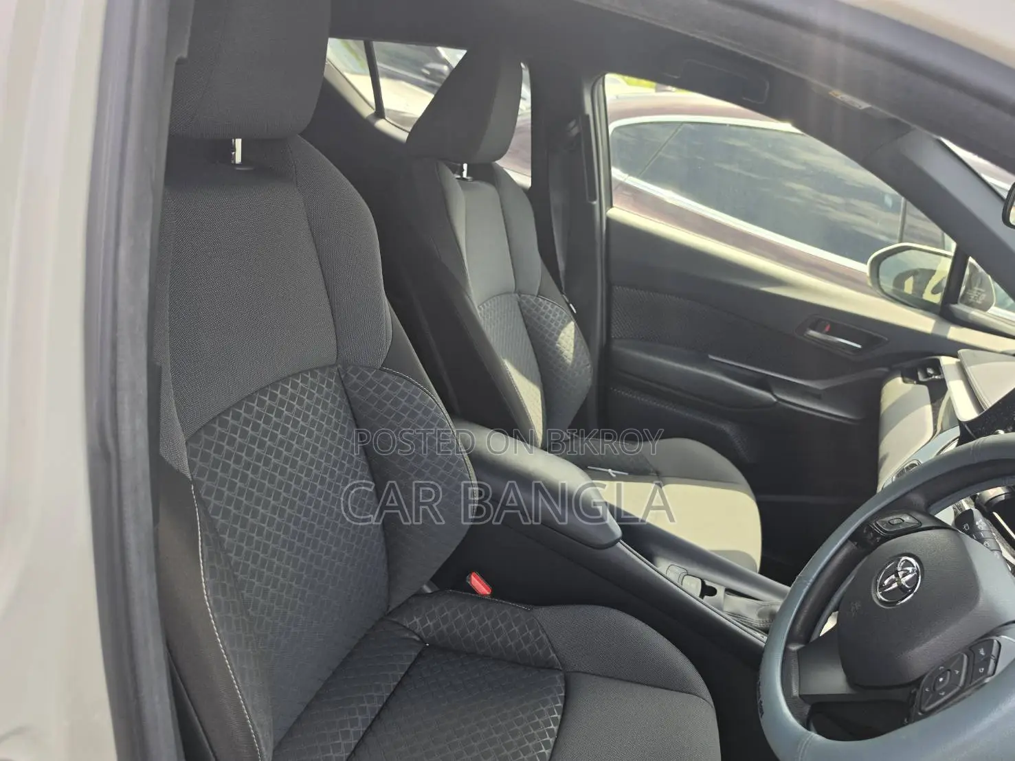Toyota C-HR 2021 Pearl
