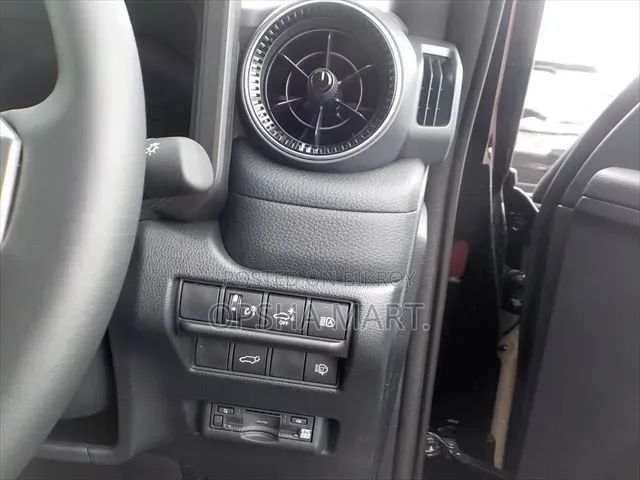 Toyota Land Cruiser 2022 Black