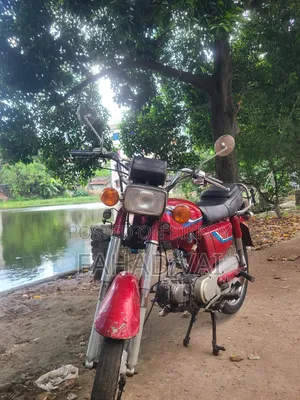 হোন্ডা টুডে ১৯৯৫ লাল