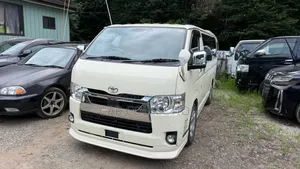 Toyota HiAce 2022 White
