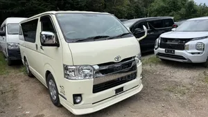 Toyota HiAce 2022 White