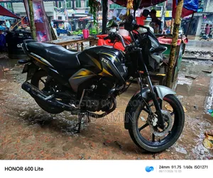 TVS Stryker 125 2022 Yellow