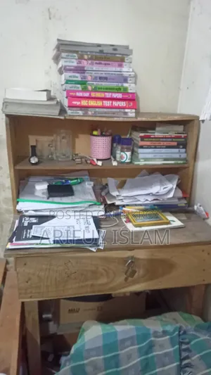 চকি,টেবিল,তোষক