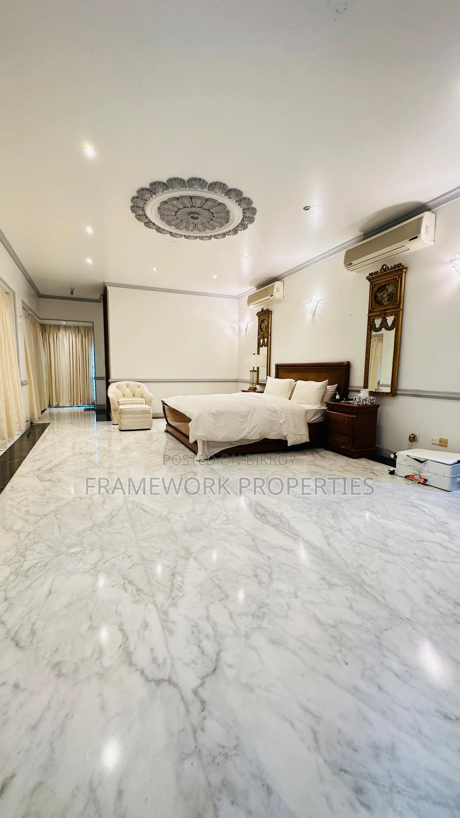 Furnished 4-bedroom Apartment in Dhaka, Gulshan for rent