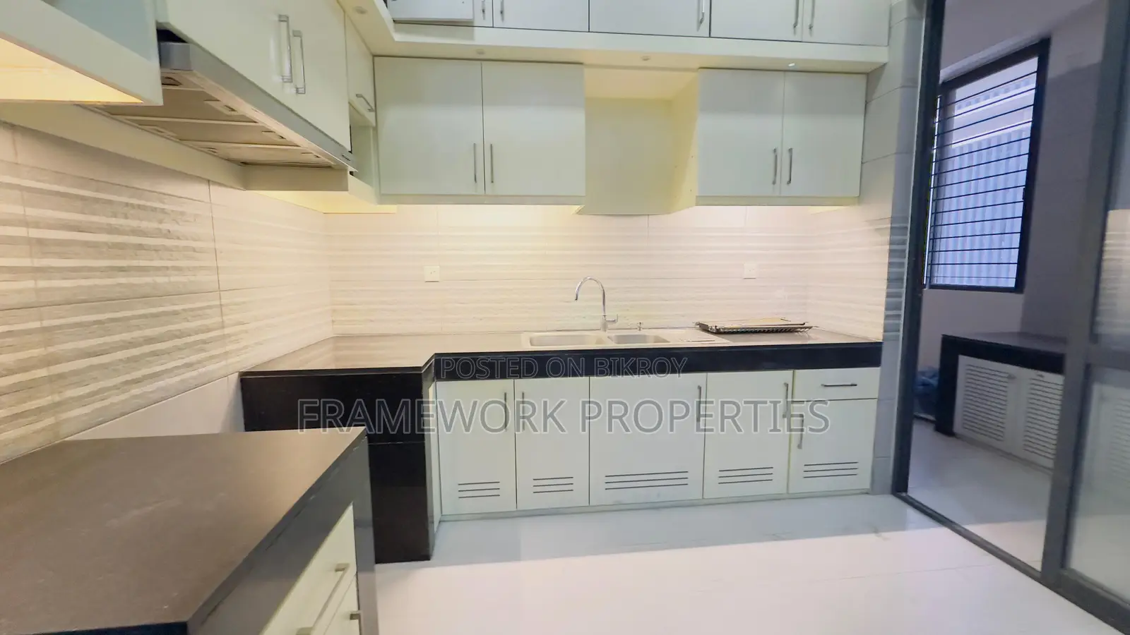 Furnished 4-bedroom Apartment in Dhaka, Gulshan for rent