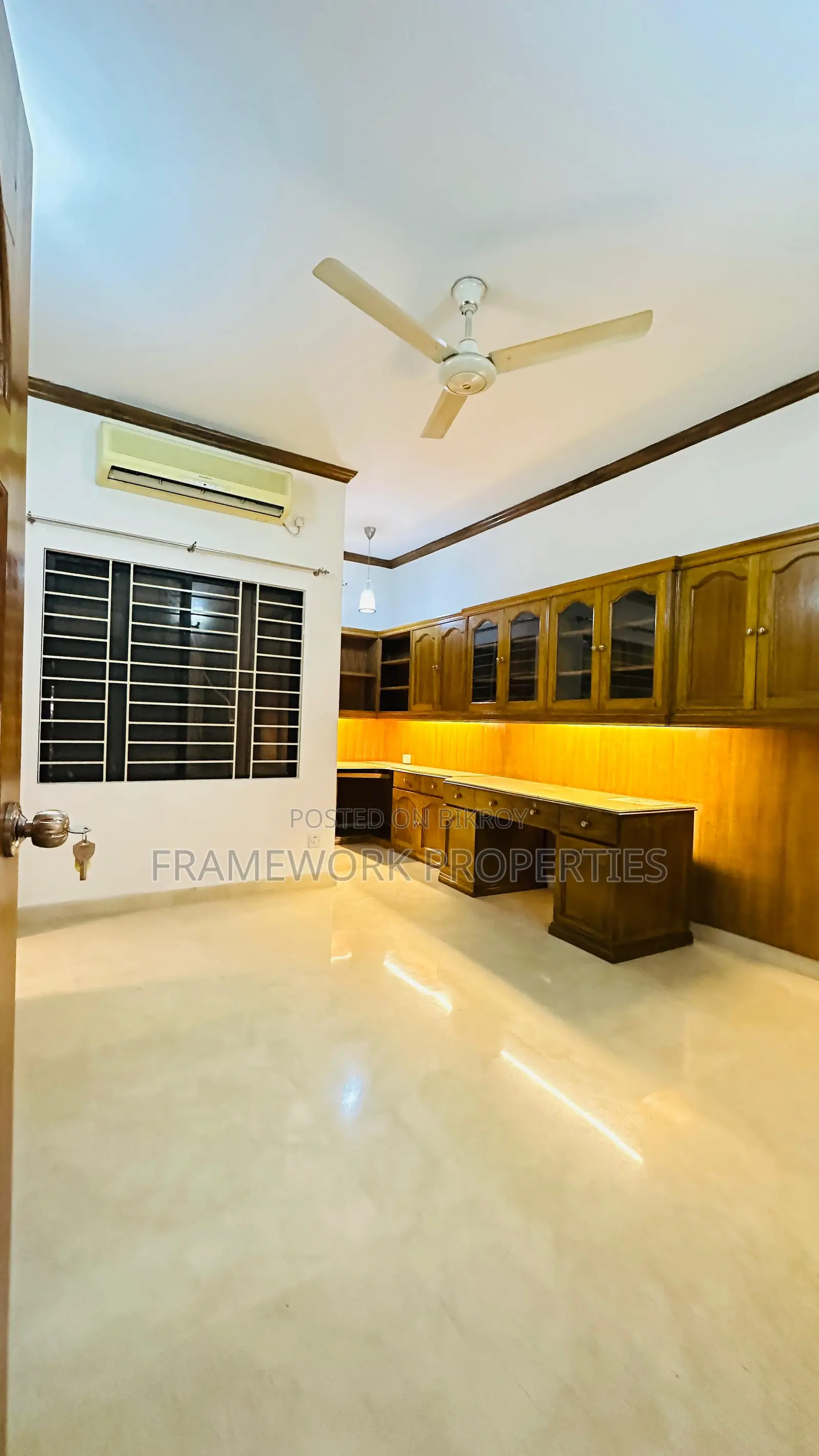 Furnished 4-bedroom Apartment in Dhaka, Gulshan for rent