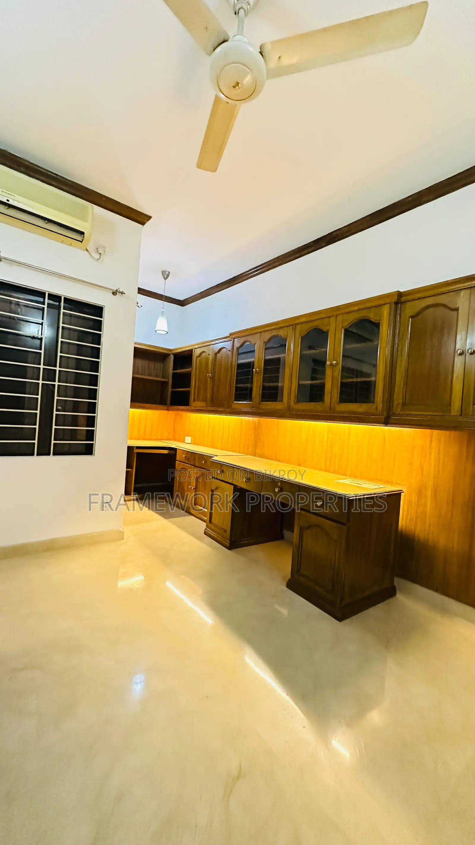 Furnished 4-bedroom Apartment in Dhaka, Gulshan for rent