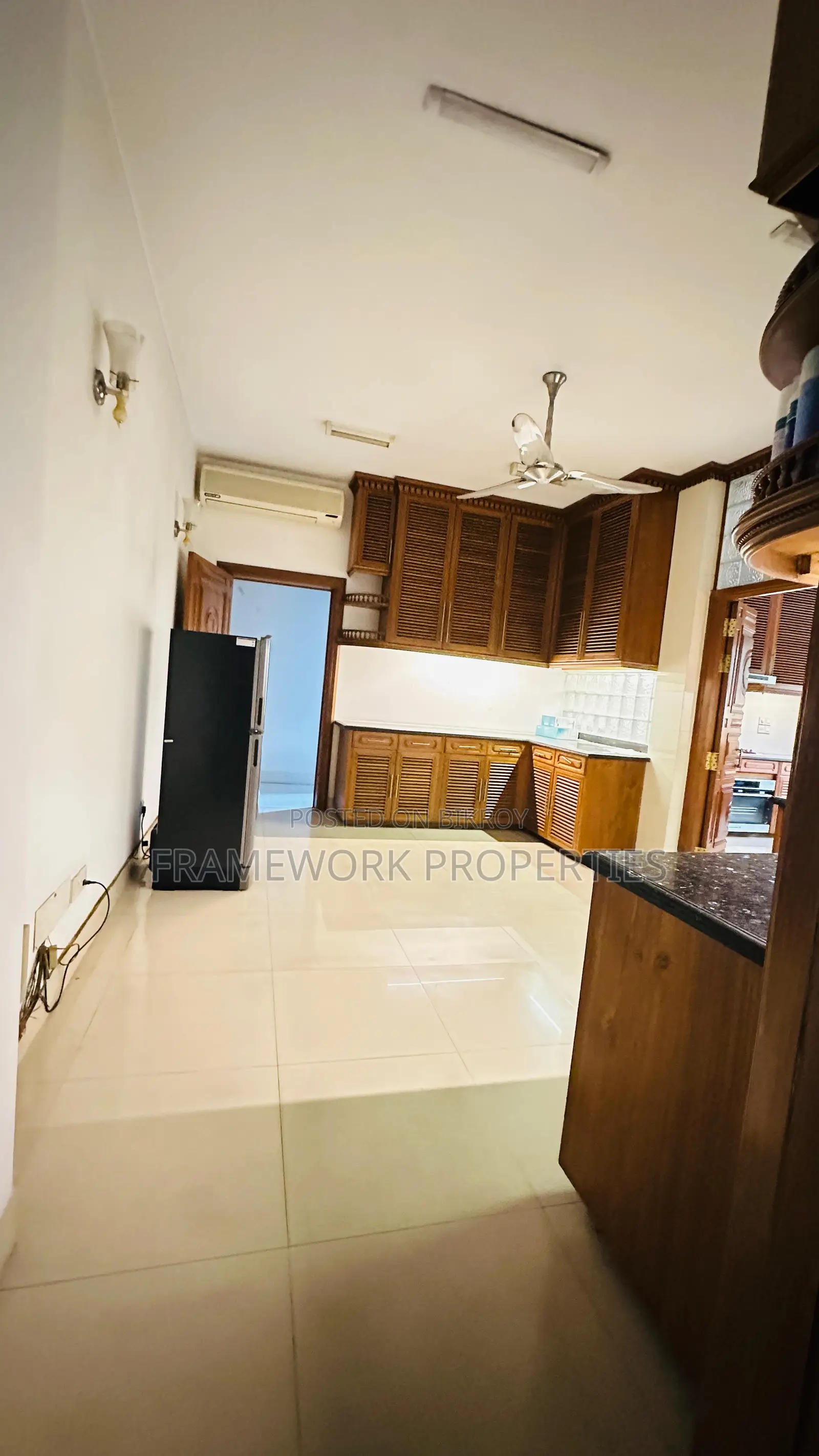 Furnished 4-bedroom Apartment in Dhaka, Gulshan for rent