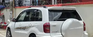 টয়োটা আরএভি৪ ২০০৪ হোয়াইট