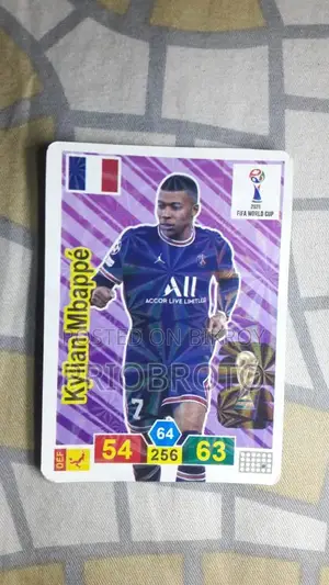 These are official Panini football player star cards brought from abroad.
