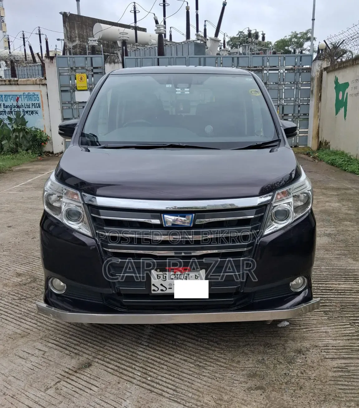 Toyota Noah 1.8 FWD Hybrid (7 seater) 2016 Purple
