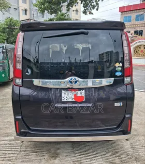Toyota Noah 1.8 FWD Hybrid (7 seater) 2016 Purple