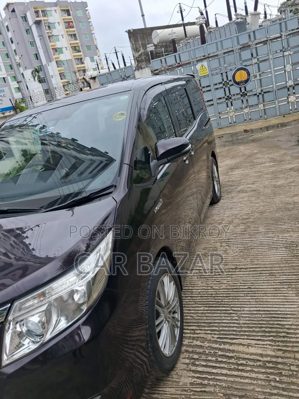 Toyota Noah 1.8 FWD Hybrid (7 seater) 2016 Purple