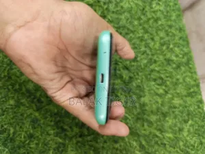 টু ই ই১৮০ ব্ল্যাক