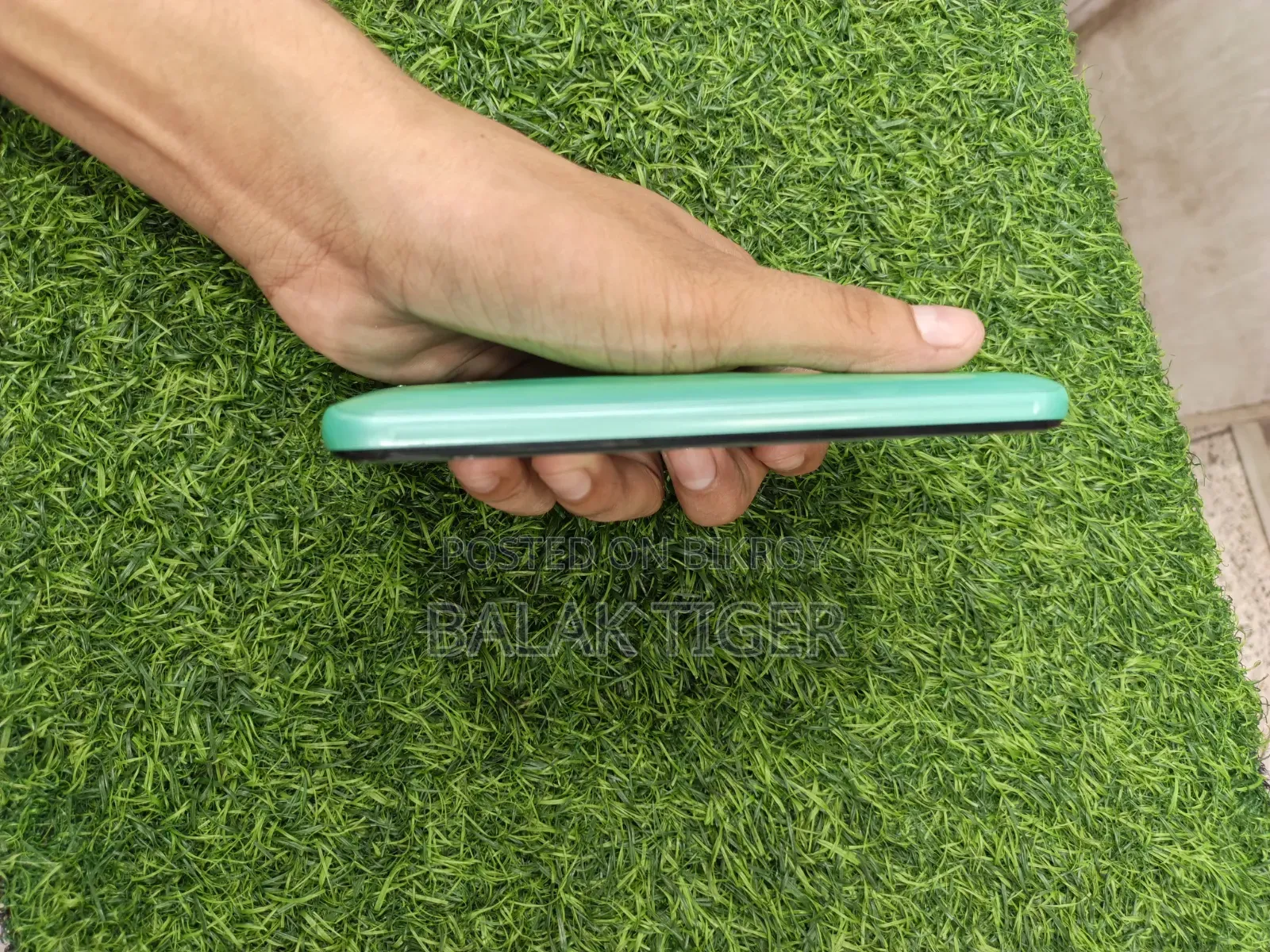 টু ই ই১৮০ ব্ল্যাক