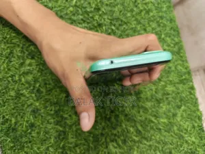 টু ই ই১৮০ ব্ল্যাক