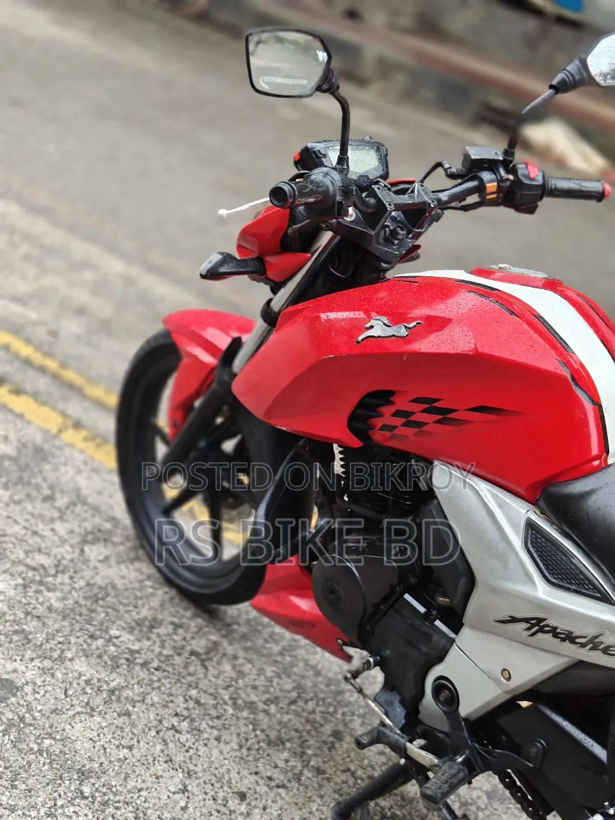 TVS Apache 160 4V 2019 Red