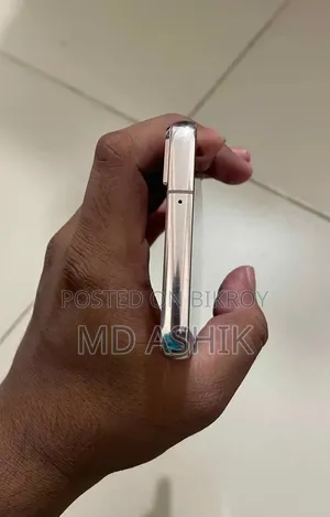 স্যামসাং গ্যালাক্সি এস২২ ৫জি ২৫৬ জিবি সাদা