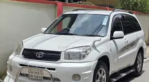 টয়োটা আরএভি৪ ২০০৪ হোয়াইট