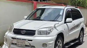 টয়োটা আরএভি৪ ২০০৪ হোয়াইট