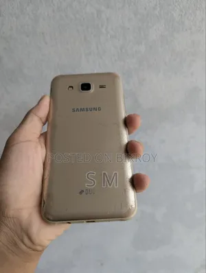 Samsung Galaxy J5 8 GB Rose Gold